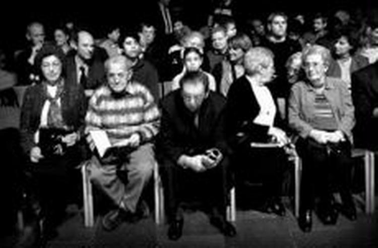 Knap 1.000 mindedes Auschwitz på Københavns Rådhus. - Foto: Finn Frandsen 