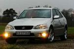 Lexus IS 200 er en lille veloplagt sedan med klassiske dyder - dejlig motor, høj kvalitet og overbevisende køreegenskaber. - Foto: Martin Lehmann 