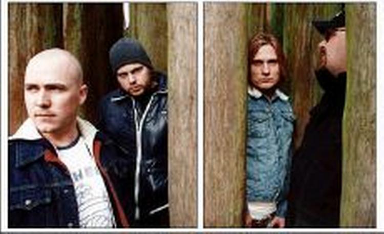 Kitty Wus forsanger, Robert Lund, synger på det seneste album om skyld, hån, skam, afmagt, kynisme og manipulation. Alligevel er det både smukt og muntert. - PR-Foto 