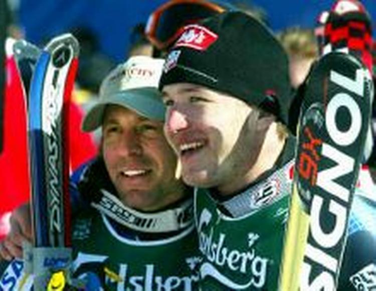 Guldvinder Bode Miller (th) sammen med sin amerikanske landsmand Erik Schlopy, der overraskende vandt bronze. - Foto: AP 