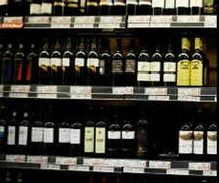 Unge skal ikke have lov at købe alkohol og cigaretter. - Foto: Kåre Viemose 
