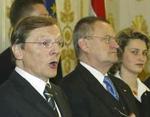 Den konservative partileder Wolfgang Schüssel (tv) bliver Østrigs nye kansler. - Foto: AP 