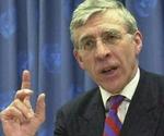 Den britiske udenrigsminister Jack Straw er villig til at give Saddam en chance til. - Foto: AP 