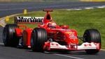Den røde Ferrari starter både som etter og toer i Melbourne. - Foto: AP 