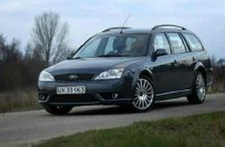 Ford Mondeo ST 220 ligner en helt uskyldig stationcar, men der er tale om en af de hurtigste og bedst kørende almindelig familiebiler på markedet. - Foto: Martin Zakora 