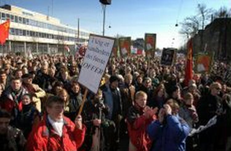 Demonstrationen i København begyndte foran den amerikanske ambassade. - Foto: Kim Agersten 