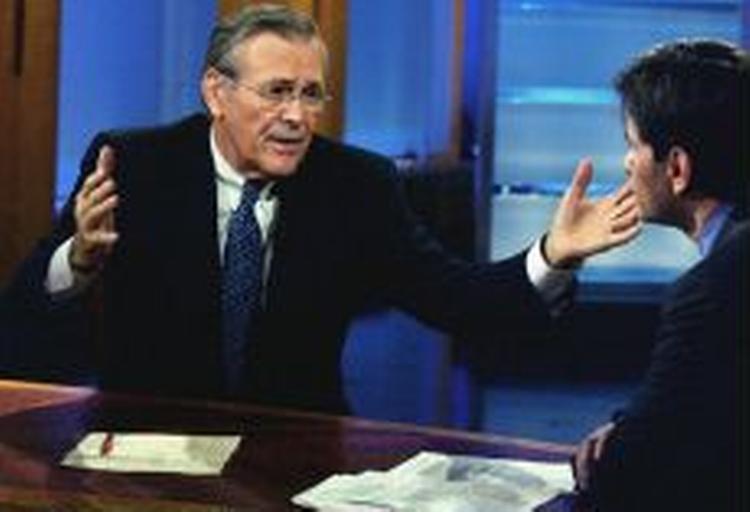 Donald Rumsfeld, der her bliver interviewet af tv-kanalen ABC møder modstand på hjemmefronten. - Foto: AP 