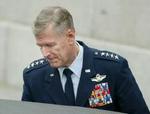 General Richard Myers undskylder drabene på de syv civile irakere ved en kontrolpost. - Foto: AP 