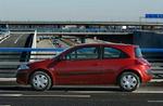 Hækpartiet på den nye Renault Megane ligner ikke noget andet på vejen. De anderledes linjer giver dog også et par ulemper, nemlig dårligt udsyn og et lidt kantet bagagerum. - Foto: Finn Frandsen 