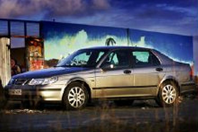 Her er den sikreste bil i undersøgelsen, en Saab 9-5. Den betegnes som 40 procent sikrere end gennemsnitsbilen. - Foto: Martin Lehmann 