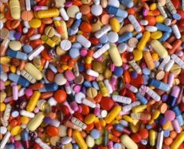 Medicinalvirksomheder pynter på undersøgelserne af deres nye og dyrere lægemidler, mener overlæge. Polfoto 