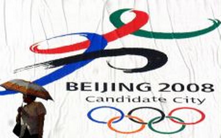 I 2004 bliver OL afholdt i Athen i Grækenland og i 2008 er det Bejing i Kina som er værtsby. Nu er kapløbet om værtsskabet for 2012 for alvor gået i gang. - Foto: AP 