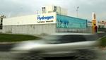 Den første brinttankstation. - Foto: AP 