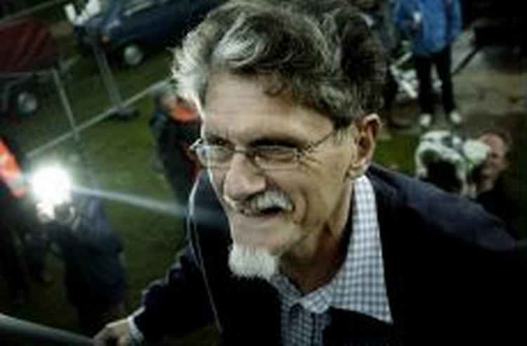 »Vores ambition er at bidrage til, at det (udlændingespørgsmålet, red) ikke bliver stridspunkt nummer 1 i dansk politik i næste valg og næste valg igen«, siger Lykketoft. - Foto: Martin Zakora 