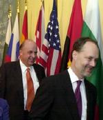 USAs FN-ambassadør og viceambassadør på vej til møde i Sikkerhedsrådet. - Foto: AP 