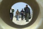 Israelerne har løsladt dusinvis af palæstinensiske fanger i et forsøg på opbløde stemingen hos palæstinenserne, men samtidig er Gazastriben lukket. - Foto: AP 