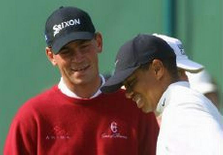 Tiger Woods siger, at han ikke vil belaste sit knæ unødigt. Derfor har han meldt fra til matchen mod svenske Annika Sörenstam. Til gengæld er danske Thomas Bjørn ved at være helt klar til golfsæsonen. - Foto: AP 