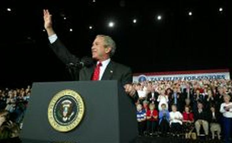 Bush siger efter angrebet i Riyad, at det minder alle om, at krigen mod terror ikke er slut. Foto: AP 
