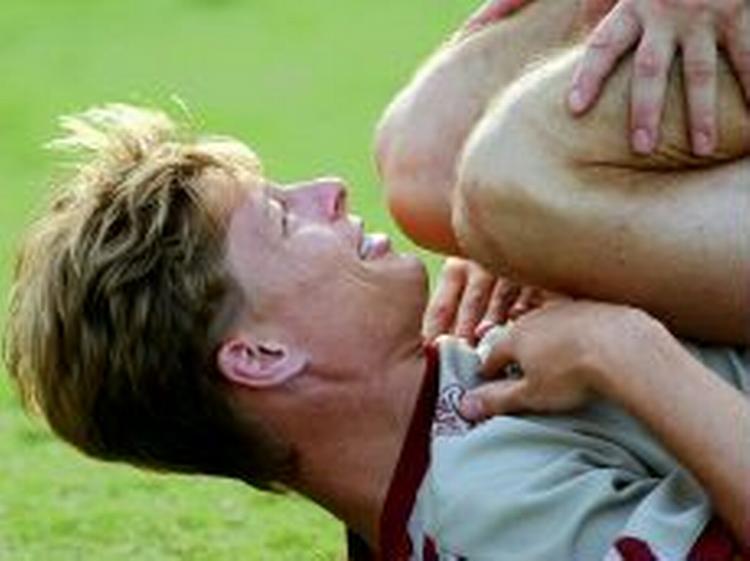 Jon Dahl risikerer at gå glip af både Champions League-finale og landskampen mod Norge. - Foto: AP 
