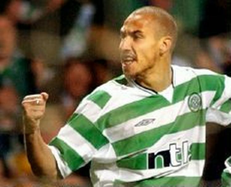 Henrik Larsson og hans medspillere får det varmt i aften. - Foto: AP 
