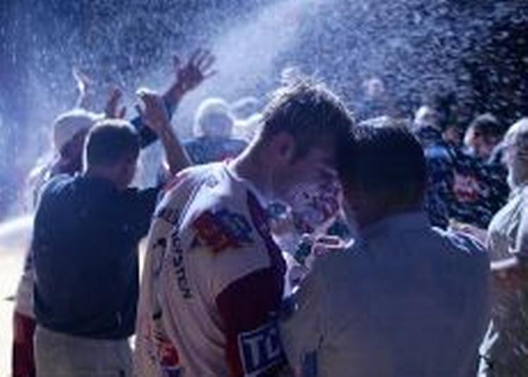 Lasse Boesen er ved at varme op til DM-festen i Kolding. - Foto: Lars Skaaning 