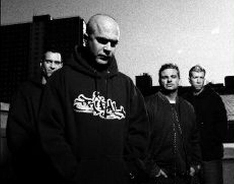 Staind fra det landlige Massachusetts er vel det nærmeste, man kommer god gammeldags bikerrock, spillet af bløde mænd. - Pr-foto. 