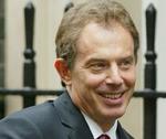 Blair siger, at 'det er komplet og totalt usandt', at advarslen om, at Irak kunne aktivere masseødelæggelsesvåben på 45 minutter, først er føjet til rapporten efter anmodning fra regeringen. - Foto: AP 