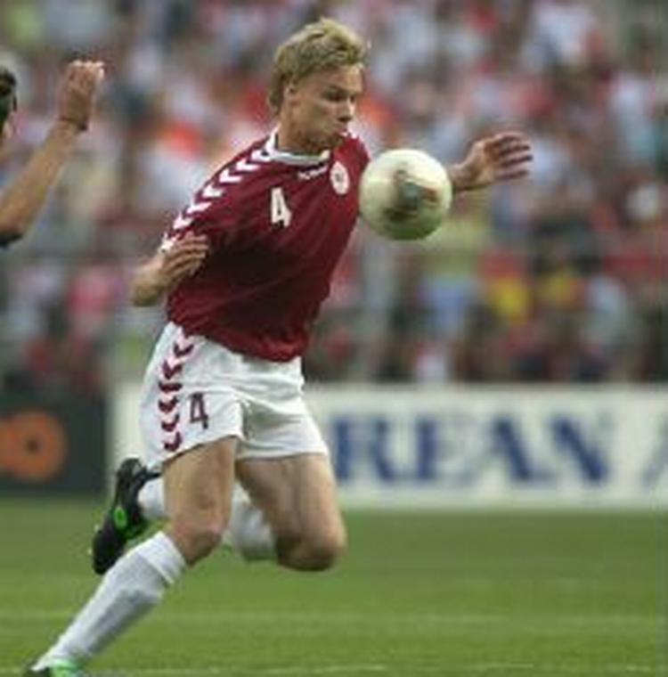 190 centimeter høje Martin Laursen er fyrtårnet i det danske forsvar. - Foto: Finn Frandsen 