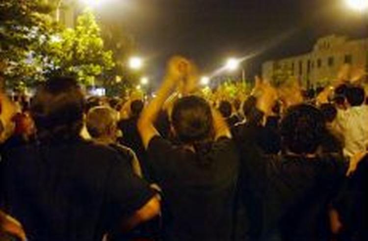 Demonstranter i Teheran. - Foto: AP. 