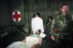 På dette foto fra 1991 indlægges Sljivancanin på hospital i Vukovar. - Foto: AP 