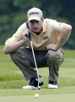 Jim Foryk er i front, syv slag under par. Foto: AP 