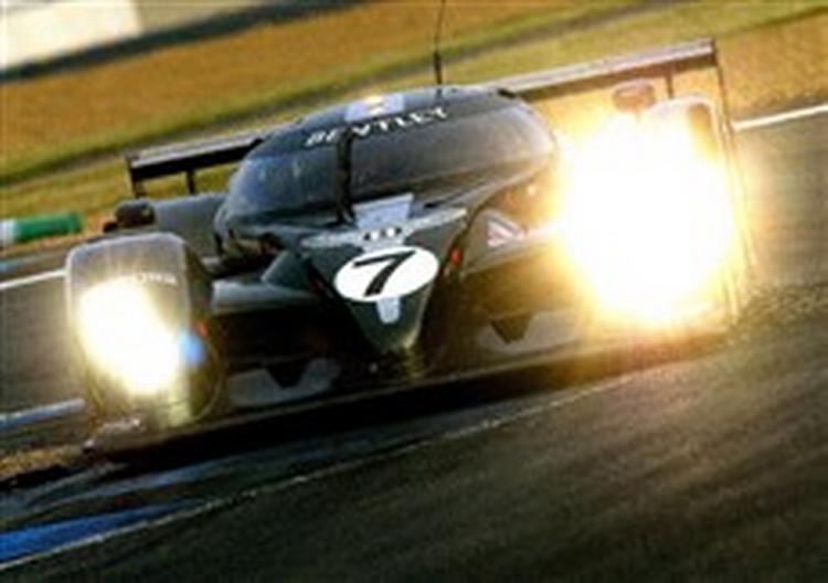 Danske Tom Kristensen er favorit i årets udgave af Le Man. Hvis bilen holder. - Foto: AP 