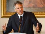 'Lad os se, hvad sådan en styrke kan bidrage med på landjorden', siger den franske udenrigsminister Villepin til fransk radio. - Foto: AP 