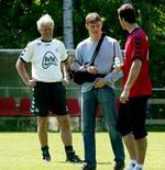 Jon Dahl Tomasson med armen i slynge regner med at kunne være klar til Danmarks venskabskamp mod Finland i August. - Foto:Jesper Stormly 