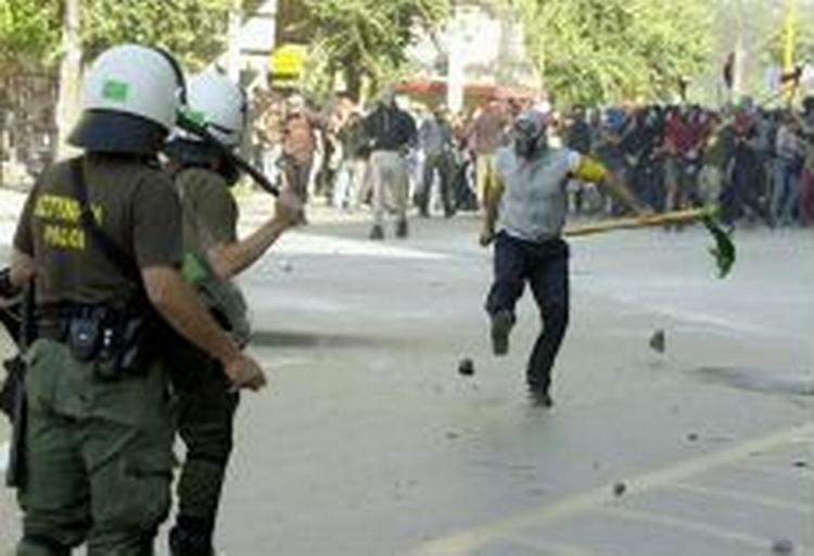 Gadekampe i Thessaloniki. - Foto: AP 