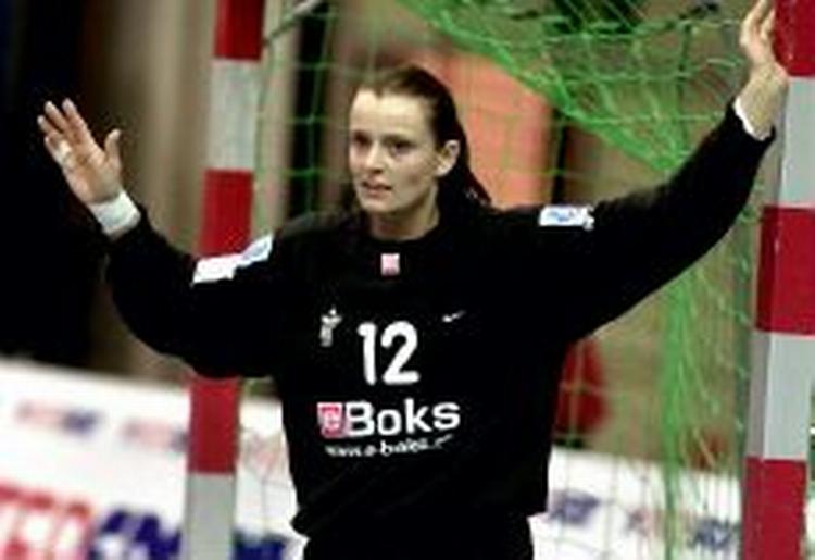 Karin Mortensen skal være vågen i målet, hvis Danmark skal videre fra den indledende pulje ved VM i december. - Arkivfoto: Lars Poulsen. 