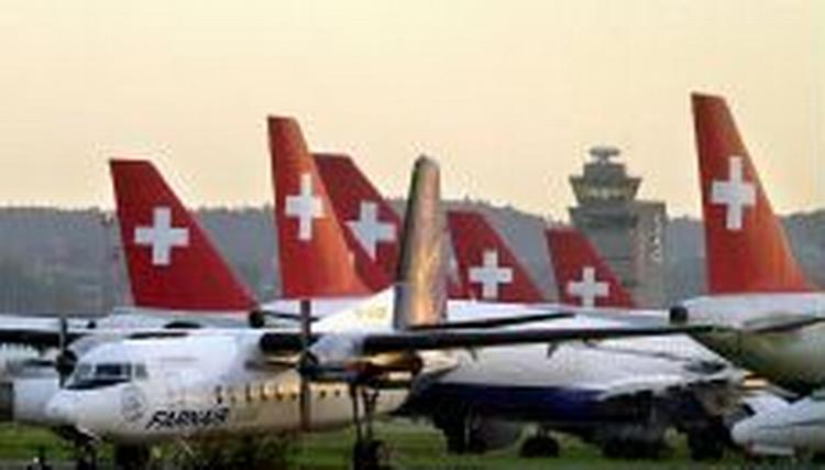 Swiss Internaional Air Lines er økonomisk presset og må lade flyene blive på jorden. - Foto: AP 