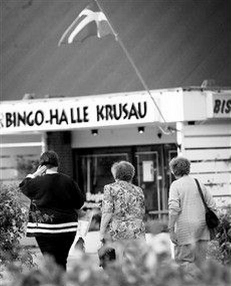 Bingo Halle i Kruså er populær blandt særligt ældre tyskere, der gerne vil have socialt samvær. - Foto: Lars Skaaning 