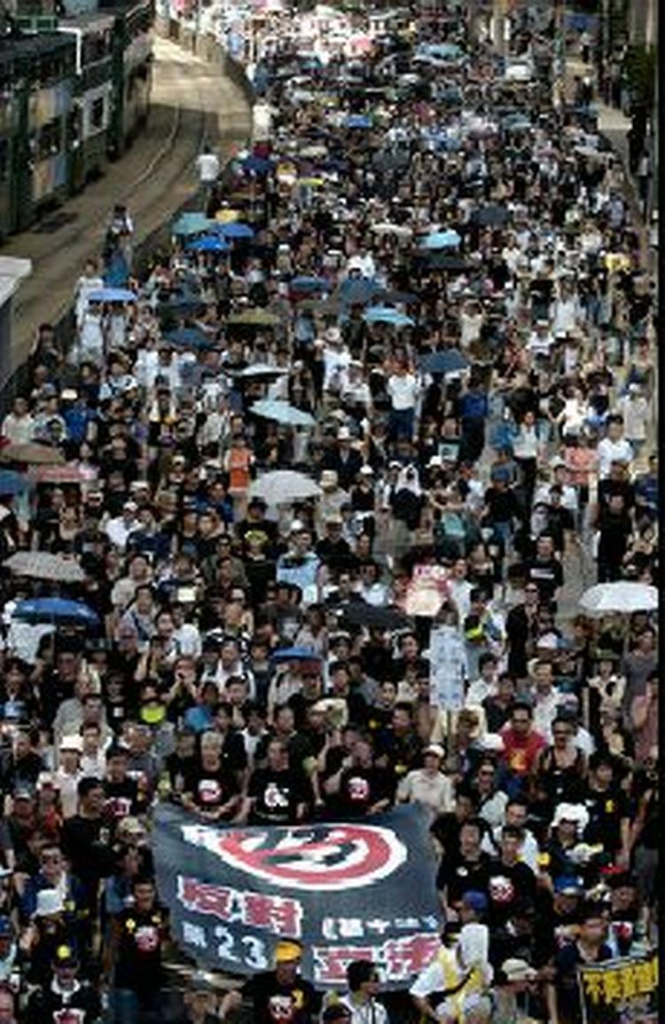 Tusindvis af indbyggere i Hong Kong var på gaden for at demonstrere. - Foto: AP 