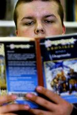 Drenge læser dårligere end piger. - Arkivfoto: Finn Frandsen. 