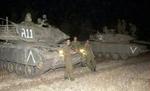 Israelske soldater før de kørte ind i Jenin i nat. Foto: AP 