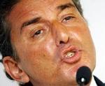 Michel Friedman, indehaver af et hårdtslående tv-show, beder alle om tilgivelse for sit kokainmisbrug. - Foto: AP 