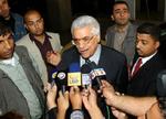 Abbas truede natten til onsdag med at gå efter et skænderi med Yassir Arafat. - Foto: AP 