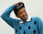 Jesper Parnevik befinder sig i feltet af outsidere. Her har han problemer på 3. hul torsdag formiddag. - Foto: AP 