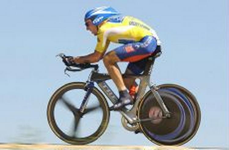 Lance Armstrong som vi kender ham - i gult. - Foto: AP 