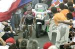 Tyler Hamilton kørte omkring 100 kilometer alene på 16. etape. - Foto: AP 
