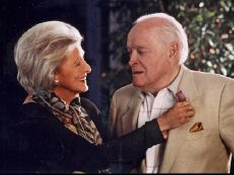 Bob Hope sammen med sin hustru Dolores, fotograferet i 1998 af AP. 