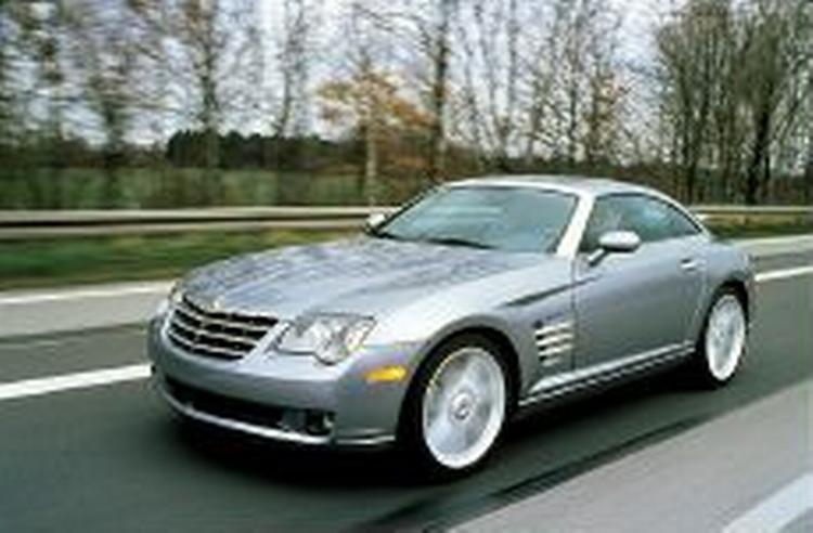 Som en sand amerikansk sportsvogn er Chrysler Crossfire i sit es på de lange, lige veje. 