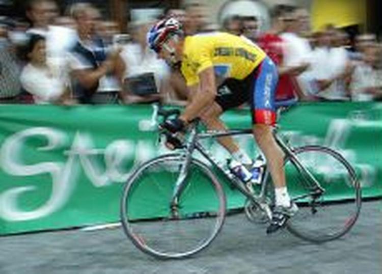 Lance Armstrong var i aktion tirsdag aften i den østrigske by Graz. - Foto: AP 
