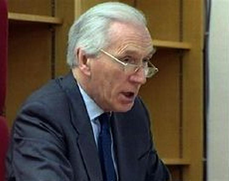 Lord Hutton vil have Tony Blair til at forklare sig i Kelly-sagen. - Foto: AP 